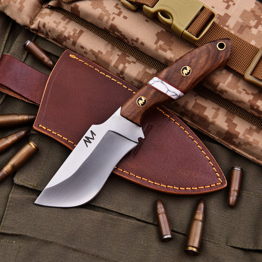 AM Lynx Full Tang Blade with its leather sheath