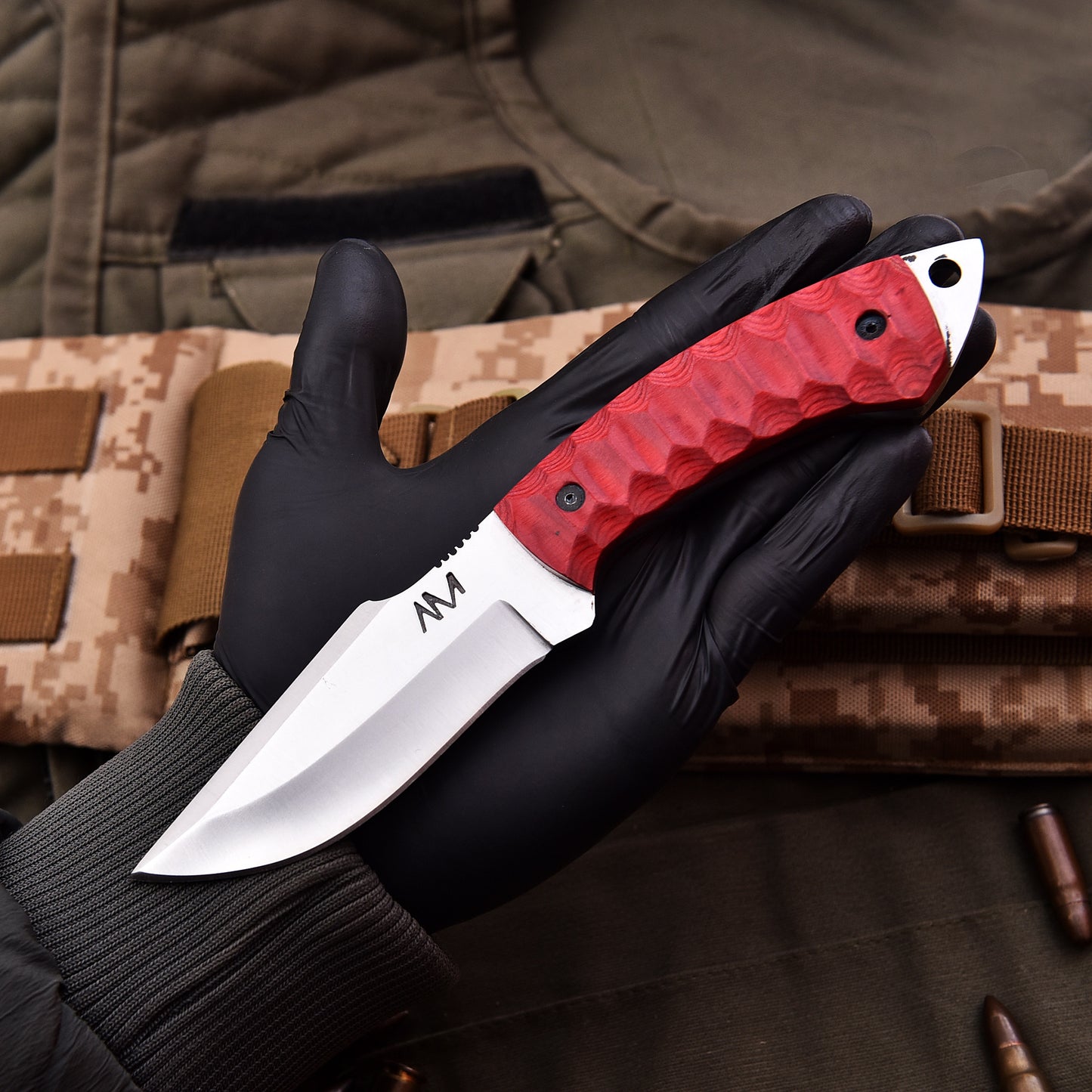 handcrafted bushcraft knife with razor sharp edge for survival use