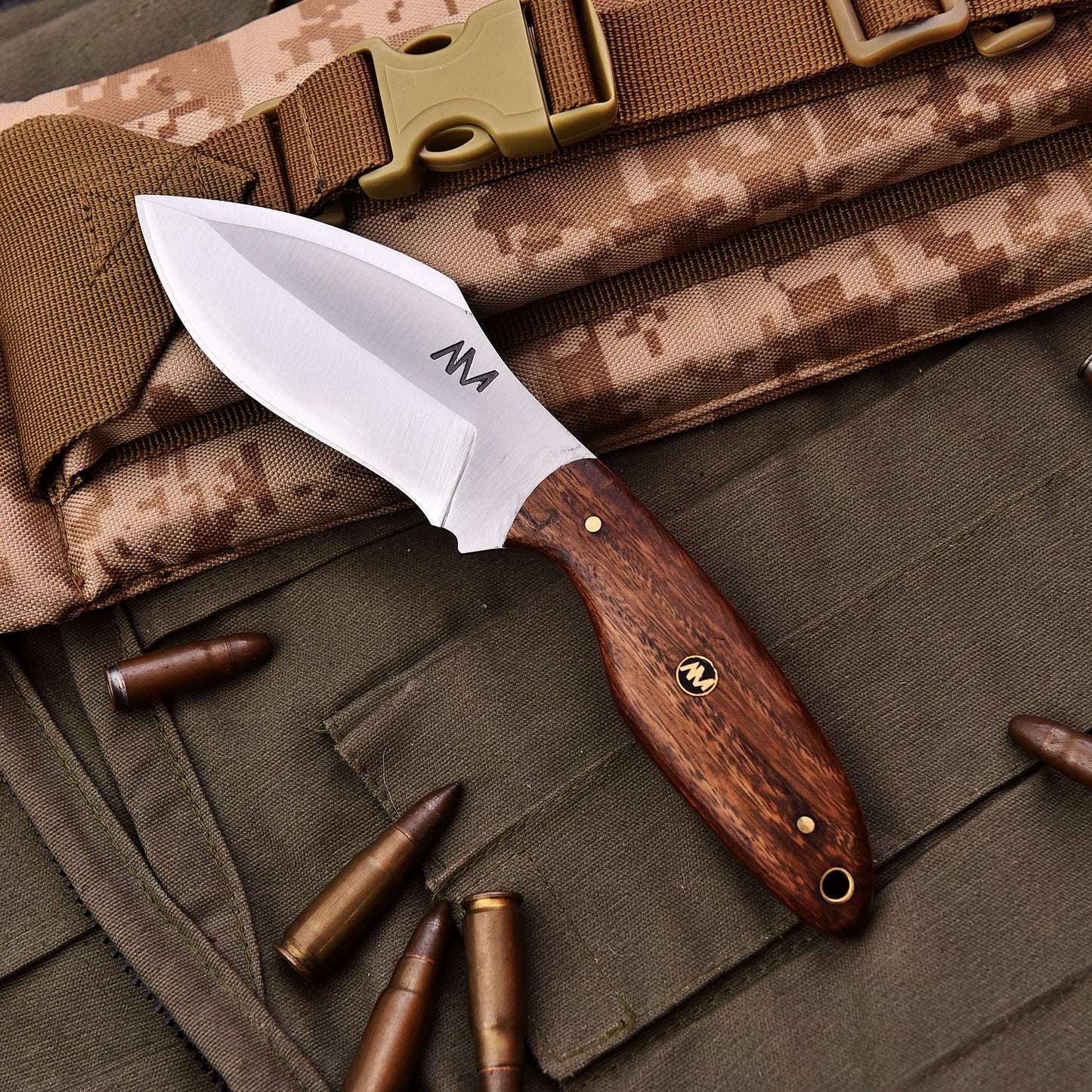 Drop point full tang utility knife for skinning and field dressing game