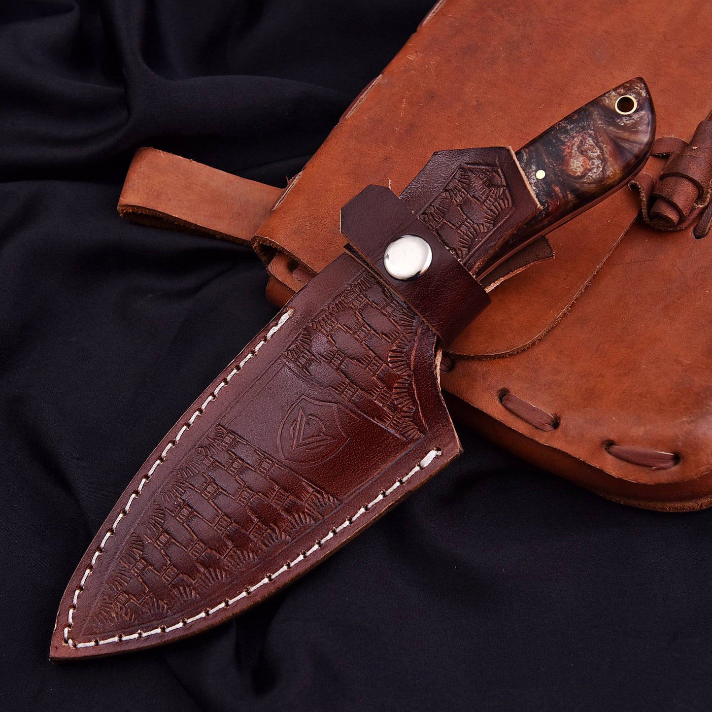 AM Monarch in handmade leather sheath – copper Damascus fixed blade
