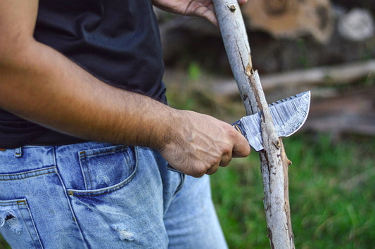 Top 5 Outdoor Tasks Made Easier with a Fixed Blade Knife