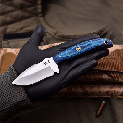 Compact and versatile outdoor knife designed for bushcraft, camping, and EDC
