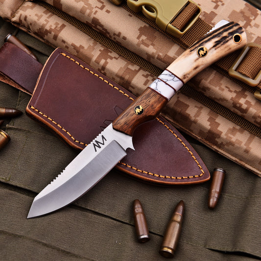 AM Phantom survival and hunting knife with razor-sharp fixed blade

