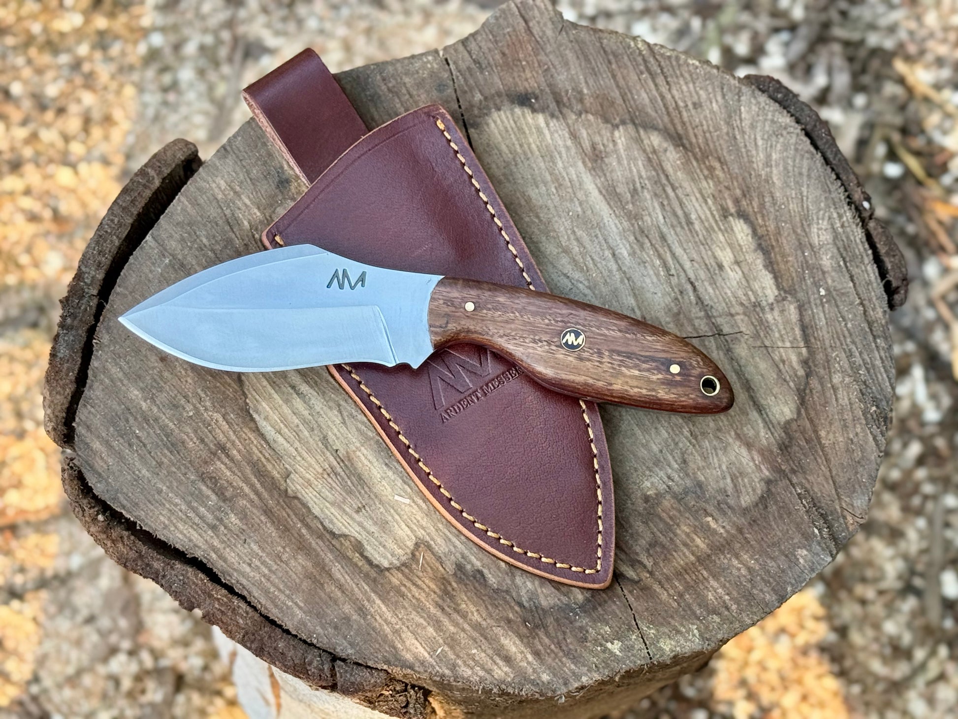 Full tang hunting knife with leather sheath for camping and survival

